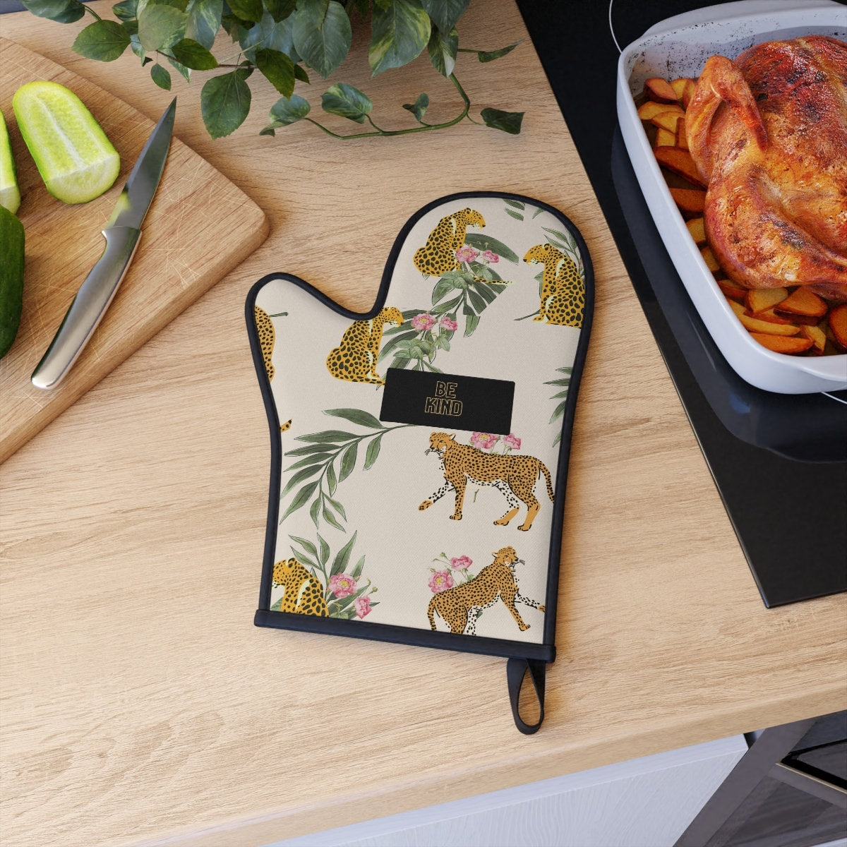 Eclectic decor Oven Mitt, oven mitts, Tigers aesthetic, Kitchen oven mitt, kitchen accessories, baking accessories, kitchen gifts for her